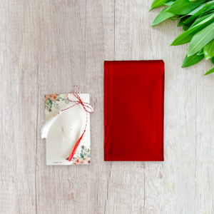 Brosa martisor din lemn – Inima Bloom with kindness