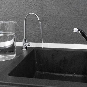 Aparat de purificare a apei prin osmoza inversa, model Naturella Acquasystem