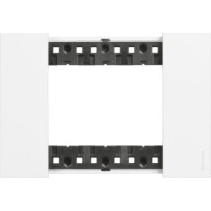 Rama ornament 3 module Bticino Living Now KA4803KW, alb