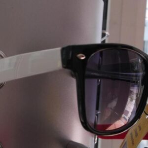 Ochelari de soare cu rama colorata - alb