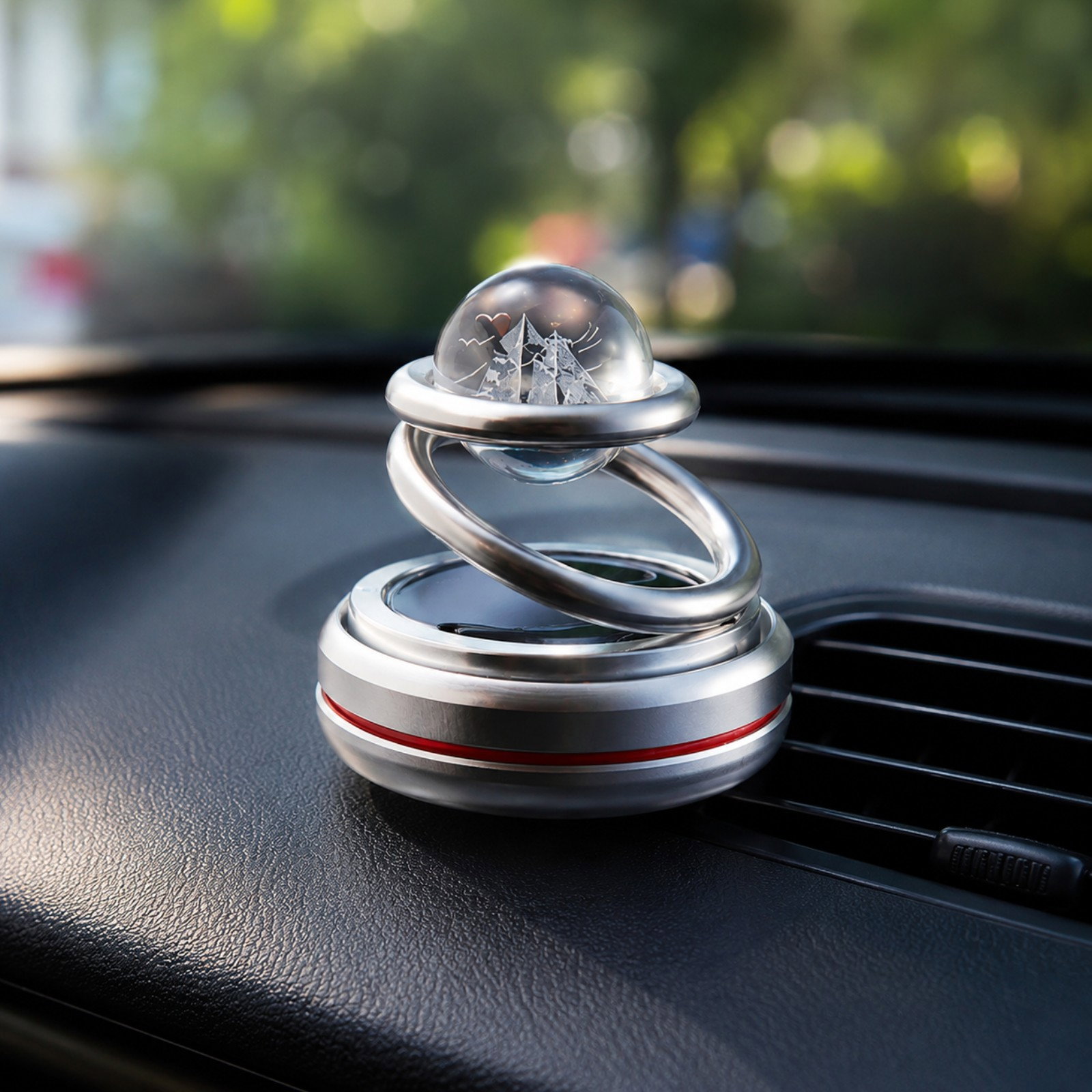 Odorizant auto rotativ cu incarcare solara